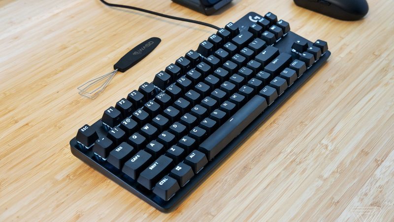 Logitech G413 SE TKL Carbon Mechanical Gaming Keyboard